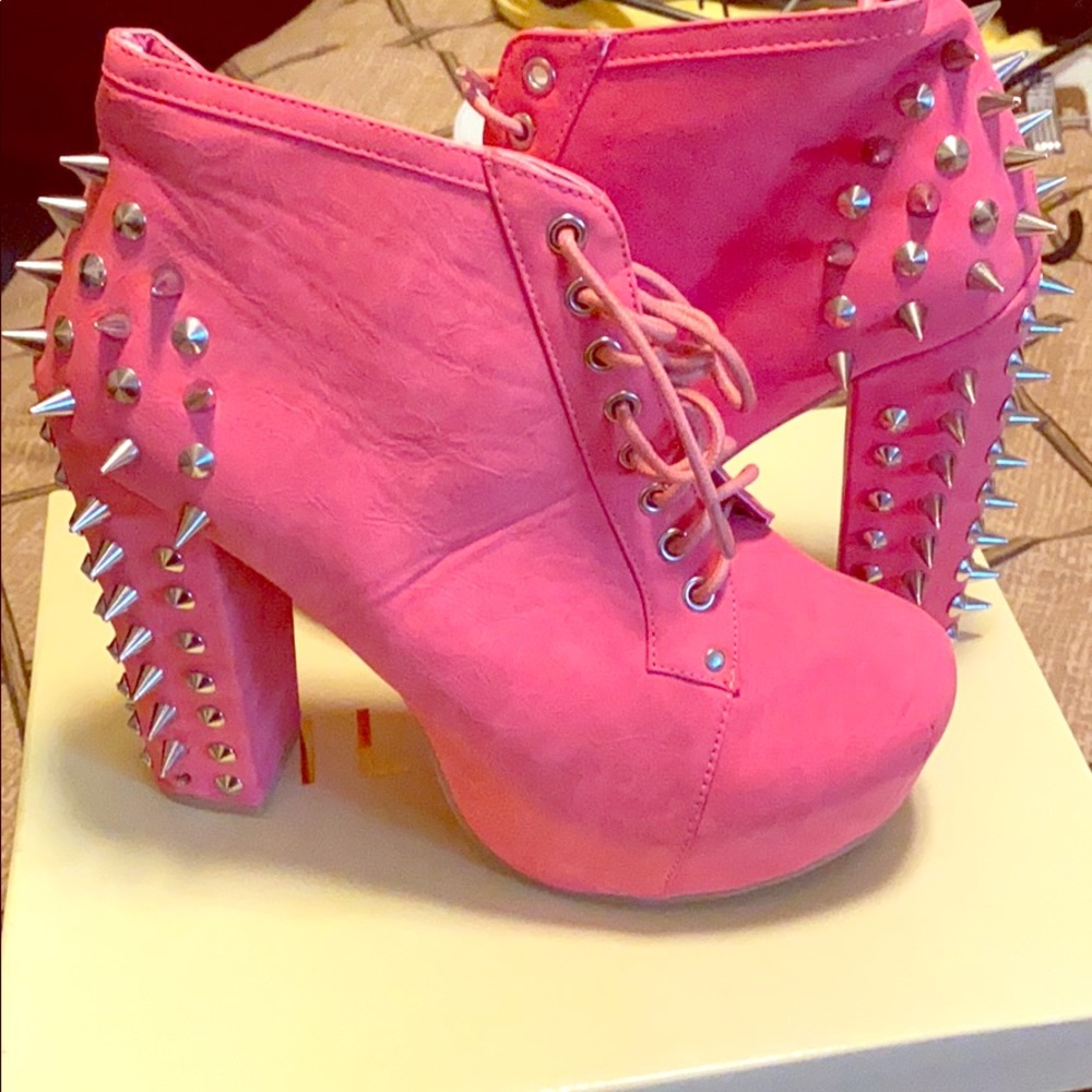 Studded coral color shoe booty